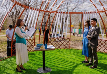 Сквер молодоженов появился в Астане