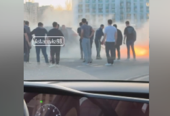 В Астане загорелся мужчина