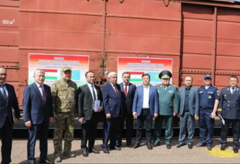 Тәжікстан Қазақстан халқына 61 вагон гуманитарлық көмек жіберді
