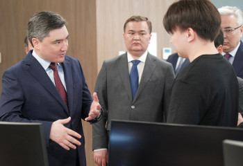 Kazakh PM familiarises himself with Astana Hub startup projects and instructs to strengthen measures to support talented young people