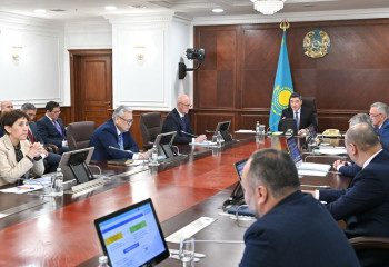 Olzhas Bektenov instructs to provide additional assistance to flood-affected families