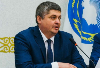 Эксперт: К. Токаев напоминает гражданам о законодательном закреплении статусов каждого из языков