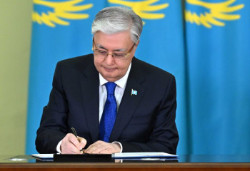 Глава государства Казахстана подписал поправки в законы, направленные на укрепление защиты семьи, детей и женщин