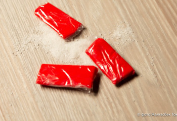 Өскеменде ерлі-зайыптылар есірткі жарнамалаған