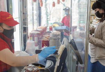 Казахстанцы стали меньше есть рыбу и морепродукты