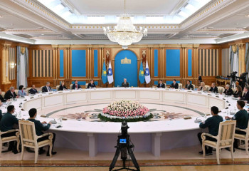 АНК с первых дней паводков организовала масштабную работу по помощи пострадавшим  - политолог