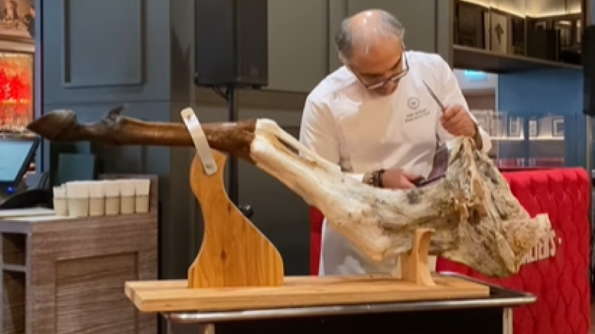  travelbydart/Instagram 