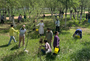 Активисты и медицинские работники объединились в экологической акции 