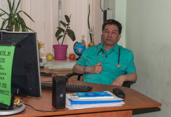 Психотерапевт: 5-7 жастағы жеткіншекке гаджет беру героин берумен бірдей