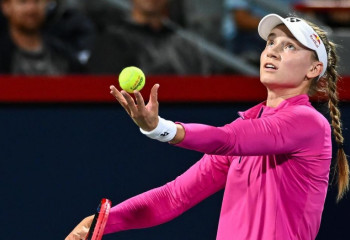 Елена Рыбакина одержала пятую победу на грунте в этом сезоне