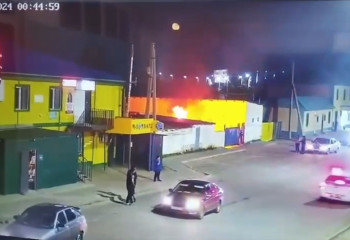 Атырау облысында полицейлер базардағы өртті сөндірді