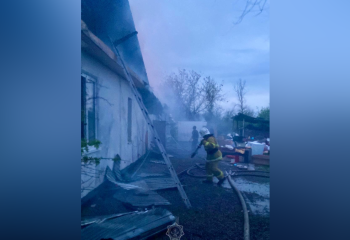 В Алматинской области загорелся частный дом