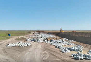 242 км дамб возведено в Атырау