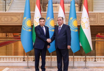 Olzhas Bektenov and Tajikistan's Head of Government discuss prospects for trade and economic cooperation