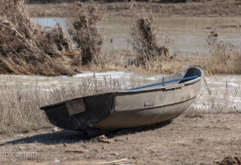 Ақтөбелік құтқарушы 200-дей адамды қайықпен құтқарған