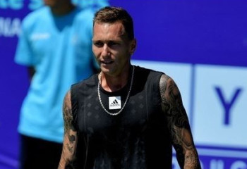 Неожиданным итогом завершился матч казахстанского теннисиста в Китае