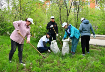 Ақтөбедегі этномәдени бірлестіктердің мүшелері «Достық» саябағын тазалады
