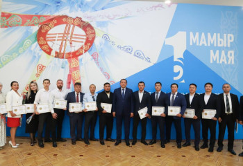 Атырау облысынан эвакуацияланған азаматтарға көмектескен маңғыстаулық еріктілер марапатталды