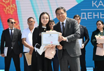 Алматы әкімі мереке күні су тасқынына қарсы күреске қатысушыларды марапаттады