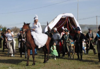 Қарулы күштердің әскери қызметшілері бірлік күнін атап өтті