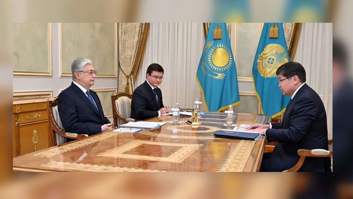 Президент Казахстана провёл встречу с министром финансов Мади Такиевым