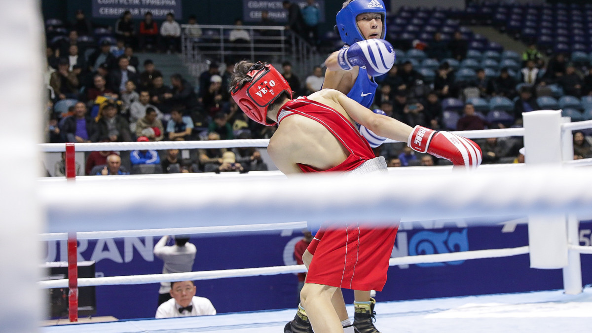 Пять казахстанских боксеров пробились в полуфинал чемпионата Азии