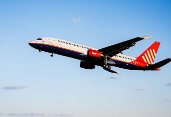 Самолет после взлета резко потерял высоту и съехал в воду в Аркалыке