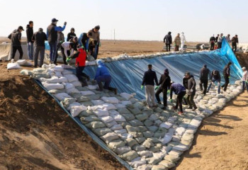 Плотину в 5 км построили студенты и сотрудники вуза в Атырауской области