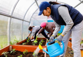 «Таза Қазақстан»: депутаты маслихата провели уборку в детском центре Астаны