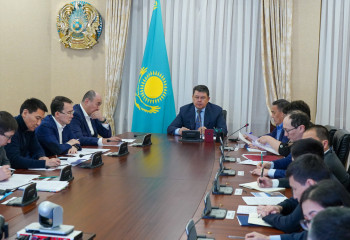 Қанат Бозымбаев Ақмола тұрғындарын тамыздың ортасына дейін қоныстандыруды тапсырды