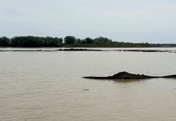 Атырауда Жайық өзенінің жағасы тәулік бойы бақылануда