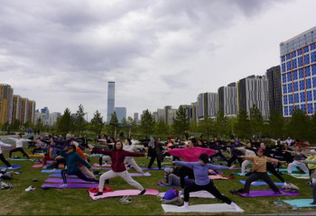 Бесплатный мастер-класс по йоге провели для астанчан в парке