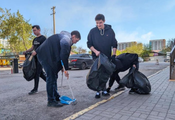 Астанада кәсіпкерлер сауда орталықтары мен базар маңында тазалық жүргізді