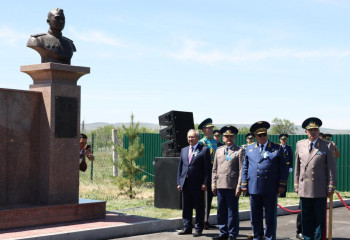 Талдыкорганской авиабазе присвоено имя прославленного летчика Сергея Луганского