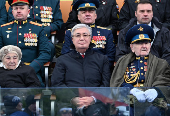 Президент Касым-Жомарт Токаев посетил военный парад по случаю Дня Победы