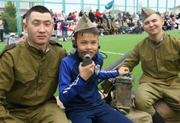 Астанада әскерилер тұрғындарға сарбаз ботқасын әзірледі