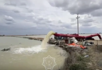 В Кульсары продолжают ликвидацию последствий паводка