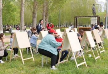 Елордада Аналар күніне орай саябақта отбасылық мереке өтті