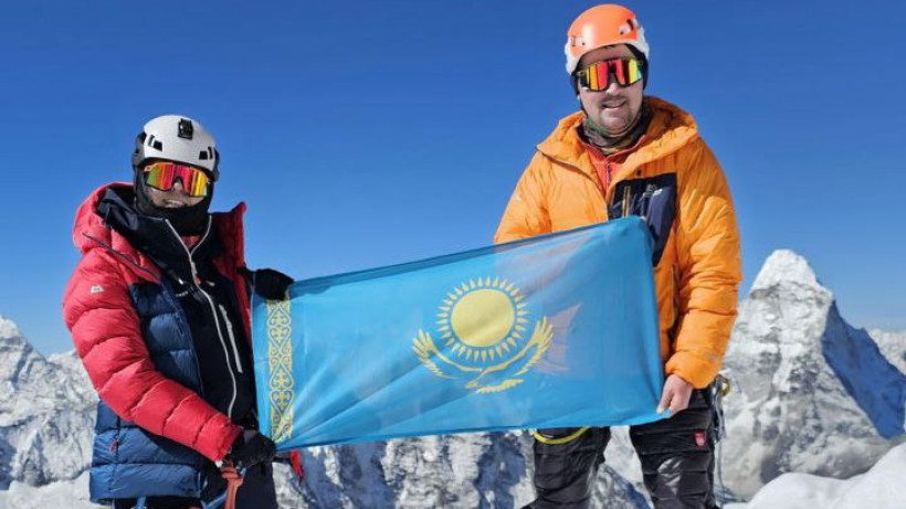  Kazakh Everest Team 