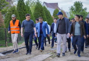 Шымкентте қараусыз қалған балалар темір жолының бойы серуен аймағына айналады