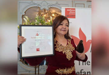 Член Национального курултая, правозащитница Айман Умарова награждена престижной зарубежной наградой