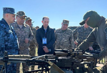 Әскерилер арасында 