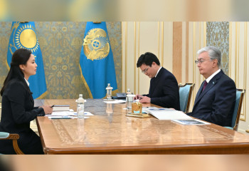 Токаев принял председателя правления АО «Казпочта» Асел Жанасову