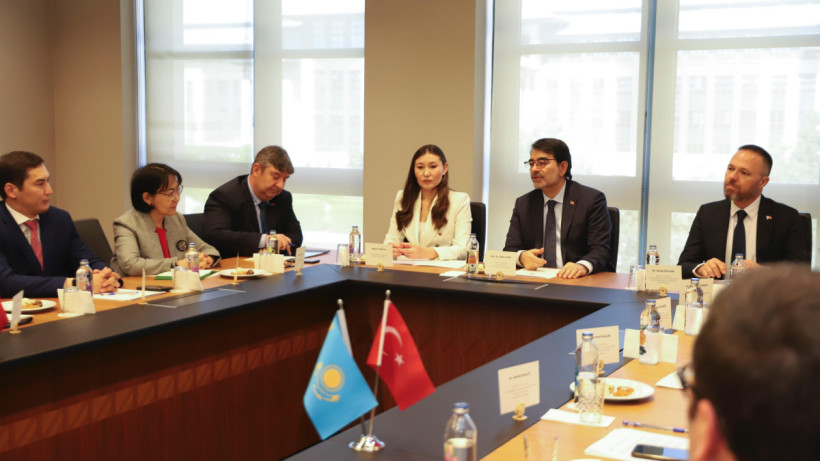  Мемлекеттік басқару академиясы 