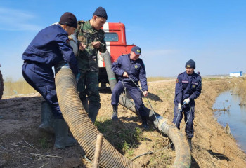 Проблемы с паводками в Казахстане возникли из-за нехватки квалифицированных специалистов - депутат