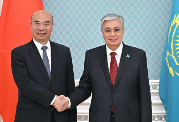 Глава государства принял заместителя Премьера Госсовета КНР Лю Гочжуна