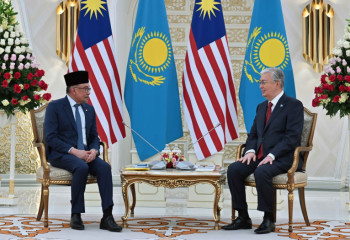 Tokayev meets with Malaysia's Prime Minister Anwar Ibrahim