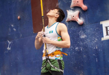 Казахстанский скалолаз вышел в финал турнира олимпийской квалификационной серии в Китае