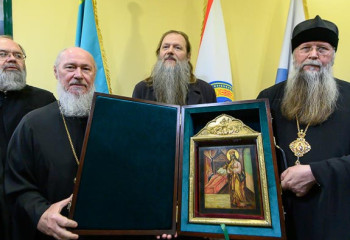 Чудотворная икона Божией Матери «Целительница» прибыла в Алматы