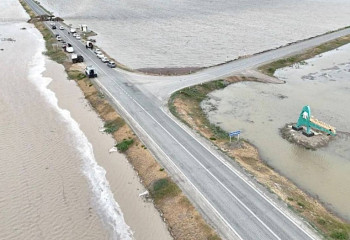 Передвижение транспорта по автотрассе 